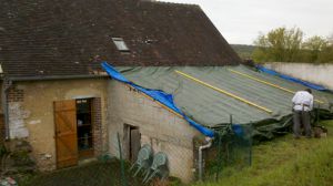 Rénovation de couverture avec ardoises fibbro, isolation de combles et Isolation Thermique par l'Extérieur (ITE) sur la commune de MAZANGE (41).