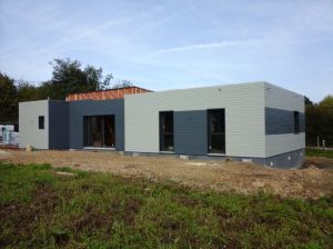 Nouvelle maison ossature bois sur vide sanitaire, avec 3 volumes à VIBRAYE (72).