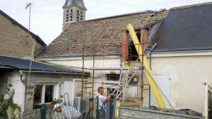 Il était urgent de rénover cette couverture ardoises en zone ABF sur EPUISAY (41), avec par la même occaion, une isolation des combles de qualité avec étanchéité à l'air. Les menuiseries sont également changées pour rentrer dans le Bouqet de Travaux Energétique.